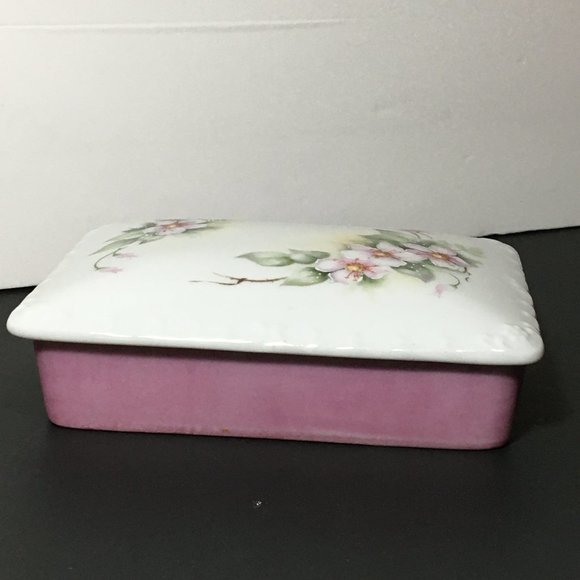 Beautiful Vintage Porcelain Floral Divided Playing Cards/Trinket Covered Dish - Picture 3 of 12
